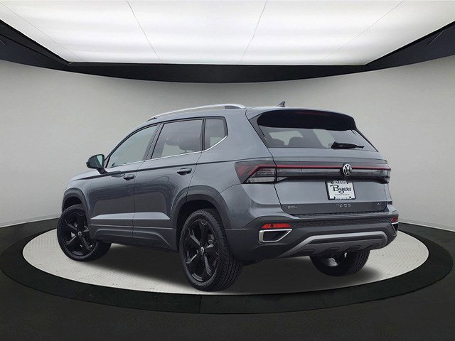 New 2025 Volkswagen Taos SEL image 5