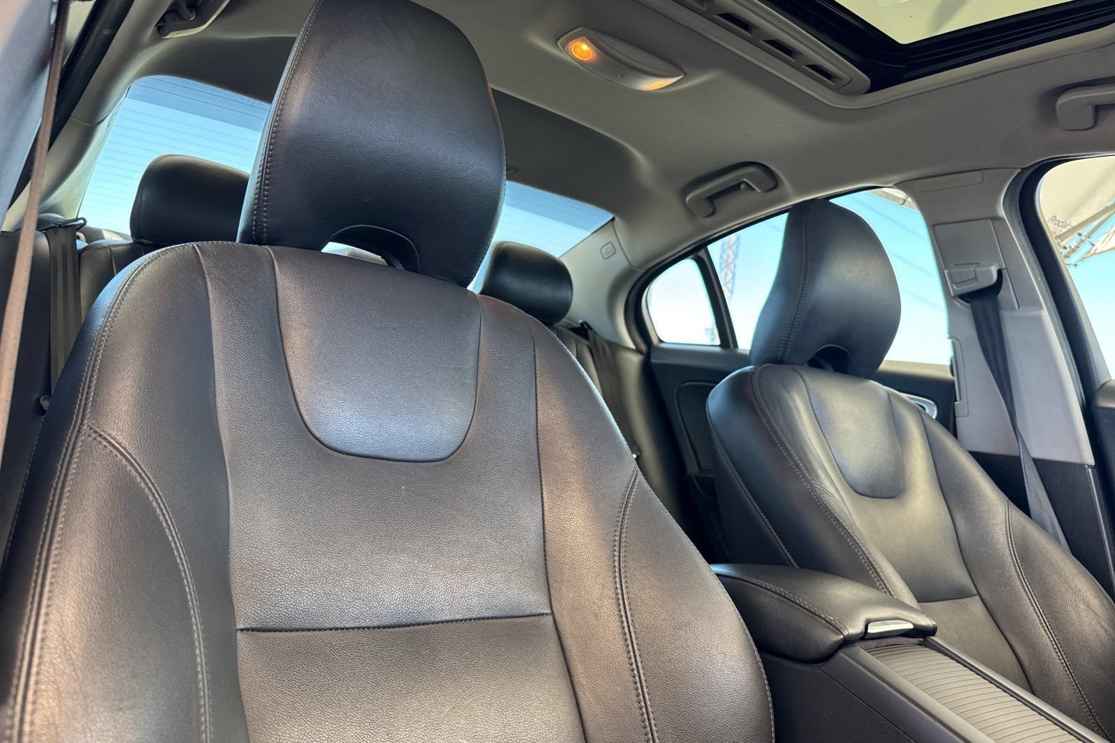 Used 2015 Volvo S60 T5 Platinum FWD image 16