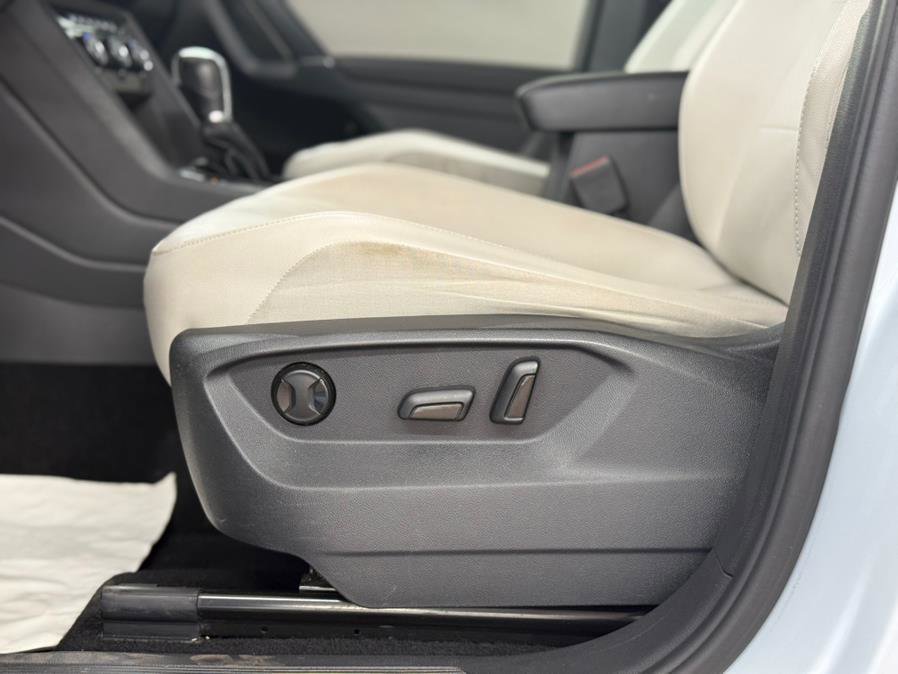 Used 2018 Volkswagen Tiguan SE w/ Panoramic Sunroof Package AWD/4WD image 29