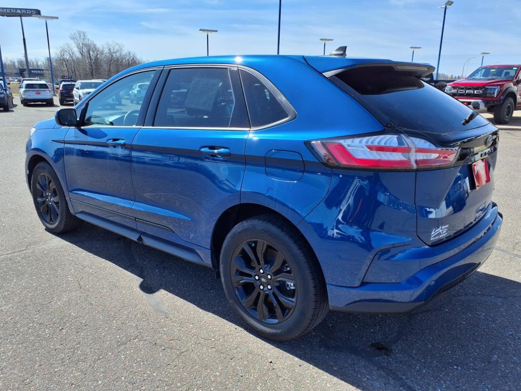 Certified 2024 Ford Edge SE w/ Black Appearance Package image 14