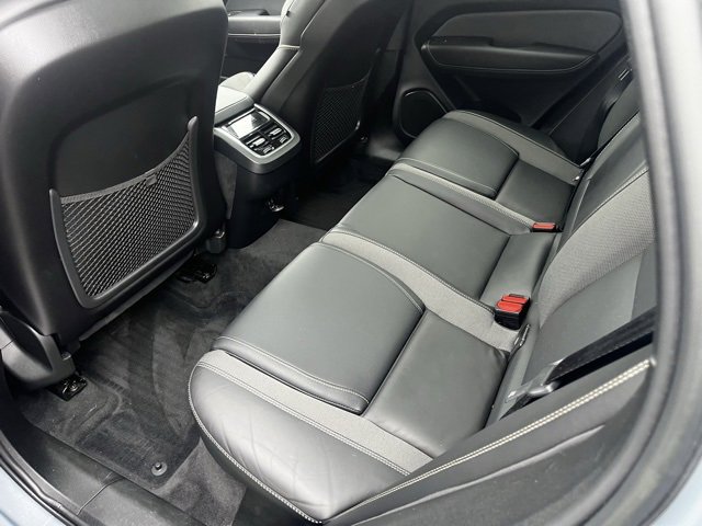 Certified 2022 Volvo XC60 B6 R-Design w/ Advanced Package image 18