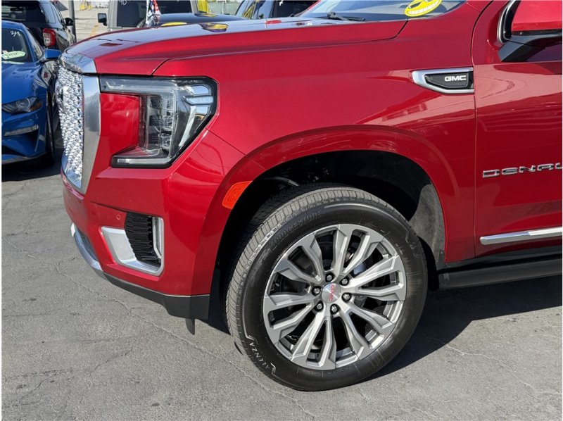 Used 2021 GMC Yukon Denali w/ Denali Premium Package AWD/4WD image 11