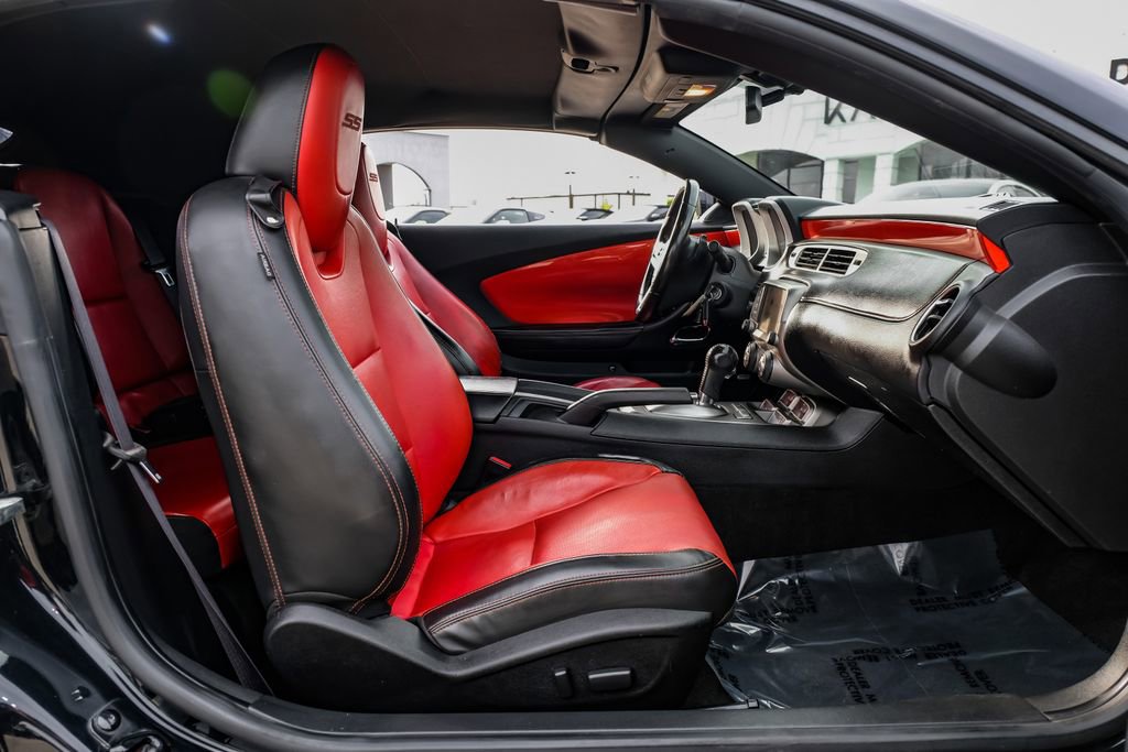 Used 2015 Chevrolet Camaro SS w/ RS Package RWD image 34