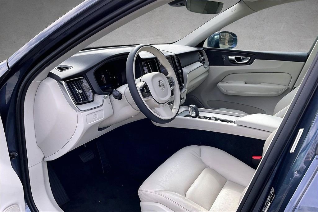 Certified 2023 Volvo XC60 B5 Plus w/ Climate Package AWD/4WD image 16