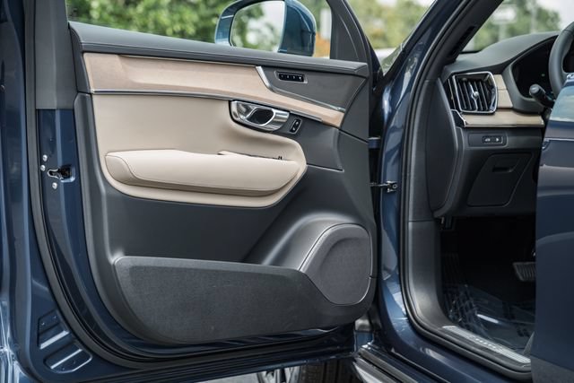 New 2026 Volvo XC90 T8 Core AWD/4WD image 37