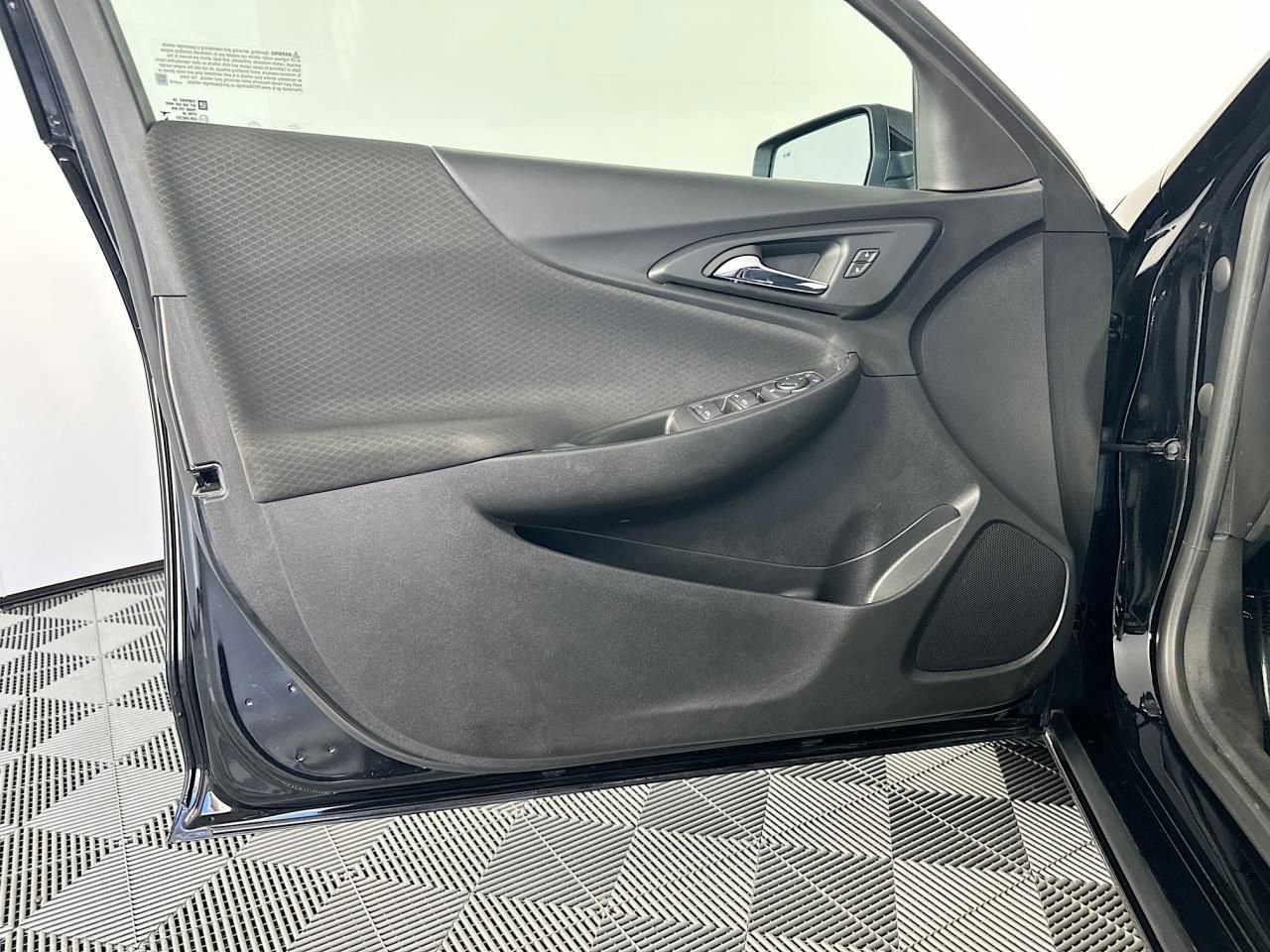 Used 2022 Chevrolet Malibu LT image 28