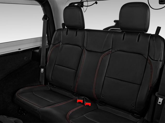 Used 2024 Jeep Wrangler Unlimited Rubicon w/ Technology Group AWD/4WD image 11