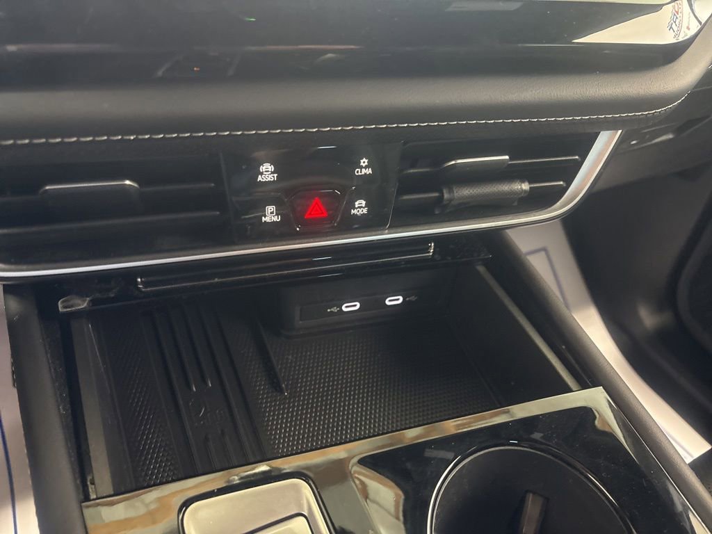Used 2025 Volkswagen Atlas Cross Sport SE AWD/4WD image 17