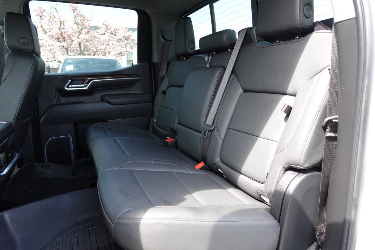 Used 2025 GMC Sierra 1500 Elevation w/ Elevation Premium Package AWD/4WD image 23