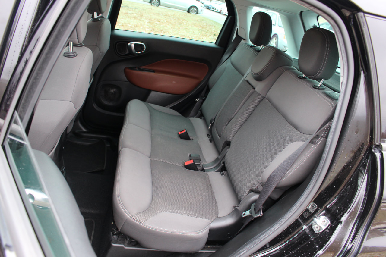 Used 2014 FIAT 500L Trekking w/ Popular Equipment Group image 33