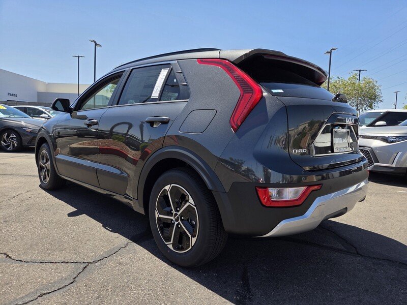 New 2026 Kia Niro EX FWD image 4