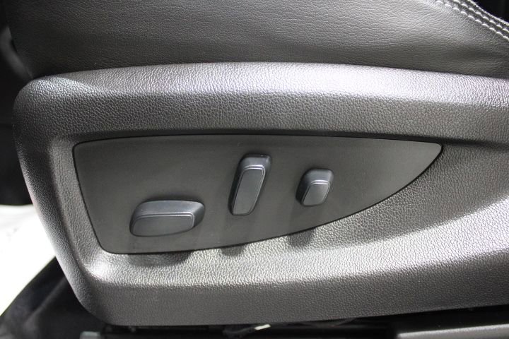 Used 2019 GMC Yukon Denali w/ Denali Ultimate Package image 22