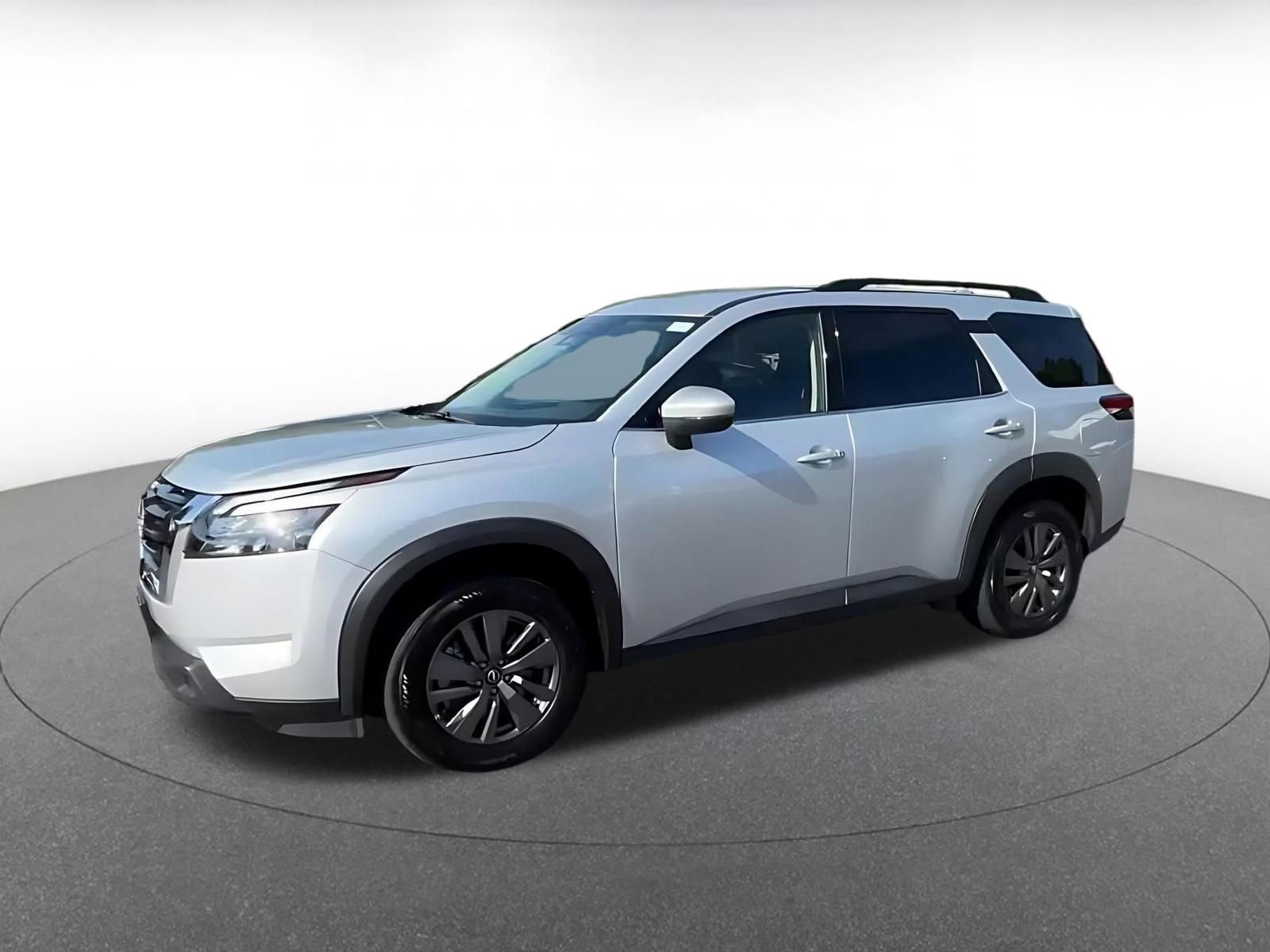 Used 2025 Nissan Pathfinder SV FWD image 7