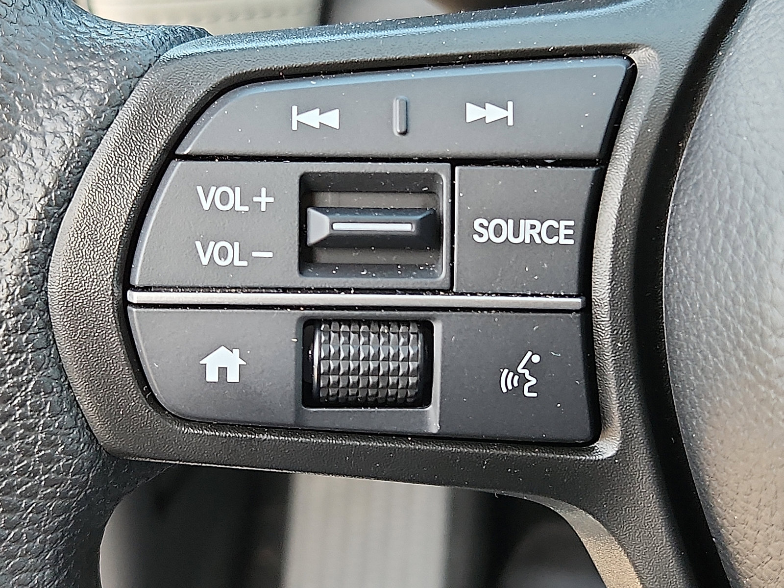 Used 2025 Honda HR-V LX image 18