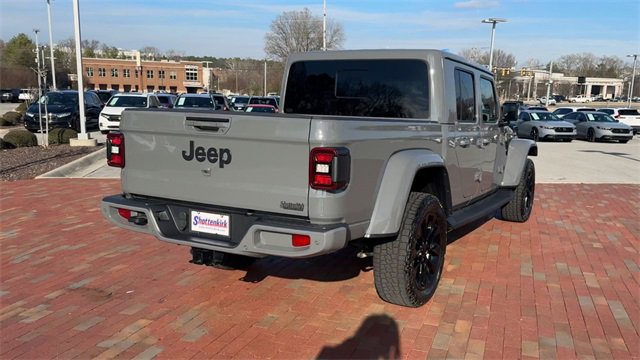 Used 2022 Jeep Gladiator Overland image 2