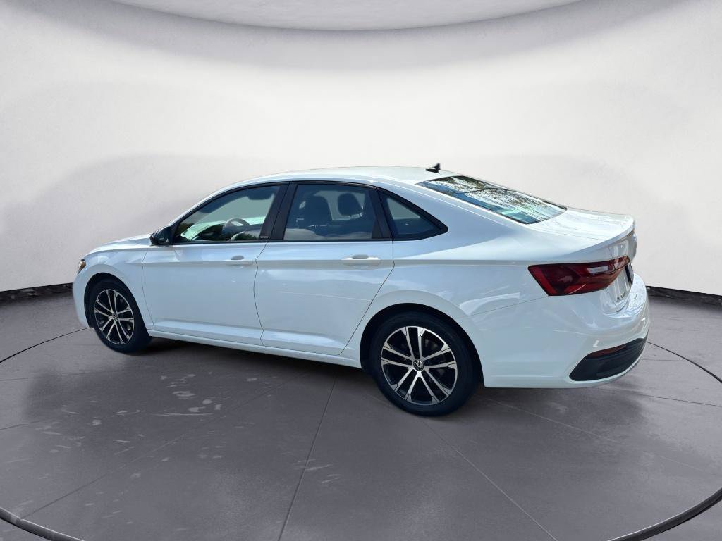 Used 2023 Volkswagen Jetta Sport FWD image 5