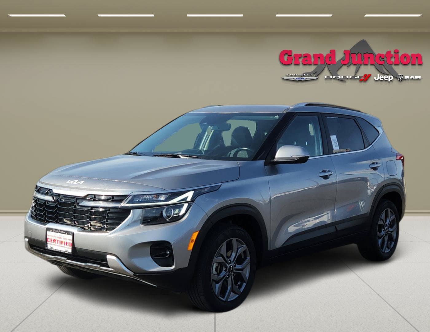 Used 2024 Kia Seltos S AWD/4WD image 3