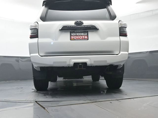 Certified 2021 Toyota 4Runner Venture w/ Moonroof Package AWD/4WD image 33