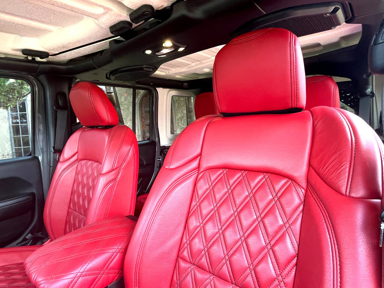 Used 2019 Jeep Wrangler Unlimited Sport S image 33