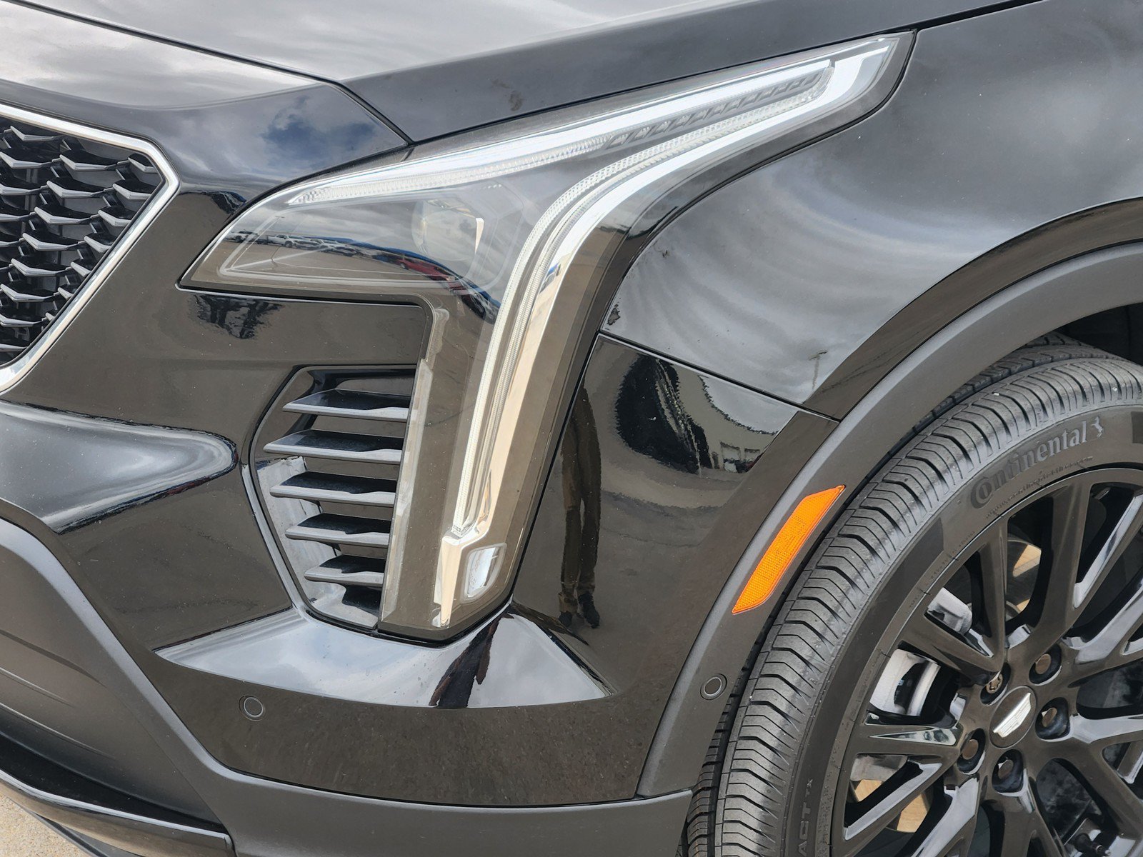 Certified 2023 Cadillac XT4 Sport w/ LPO, Onyx Lite Package FWD image 26