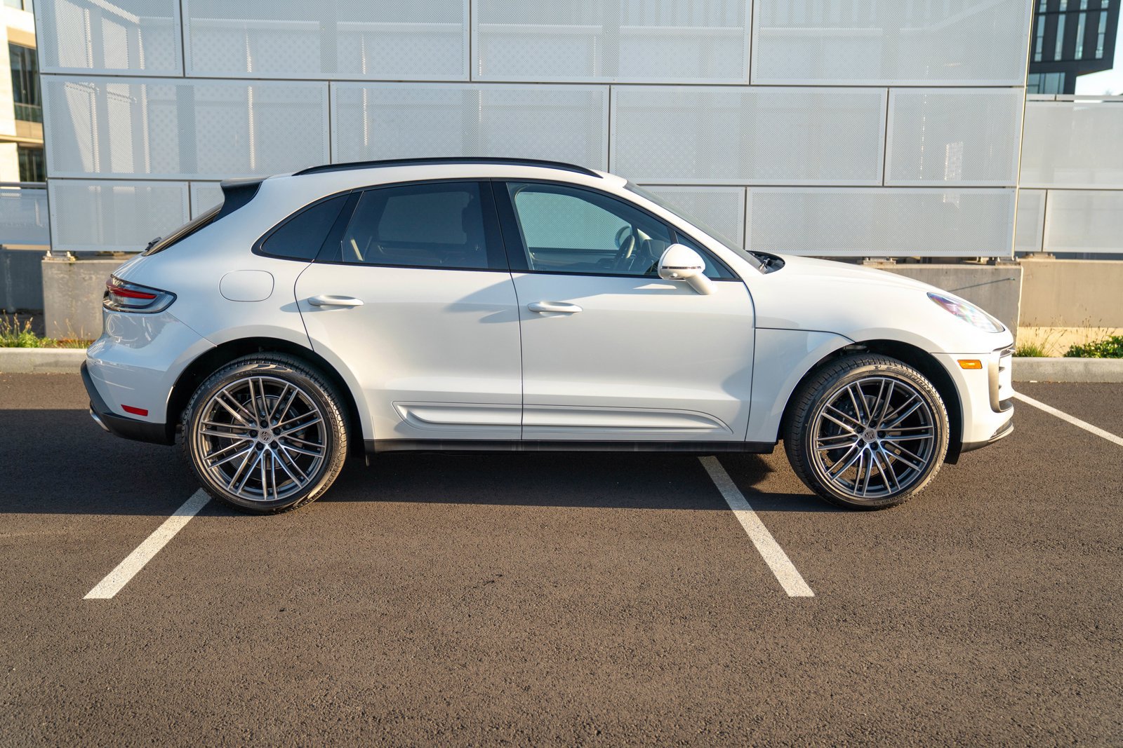 New 2026 Porsche Macan AWD/4WD image 8