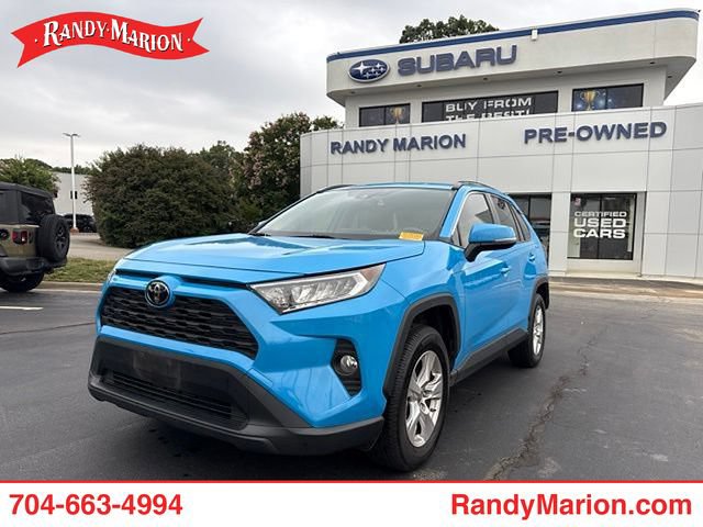 Used 2019 Toyota RAV4 XLE w/ Convenience Package FWD image 1