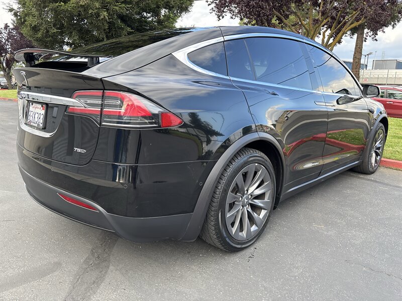 Used 2018 Tesla Model X 75D AWD/4WD image 13