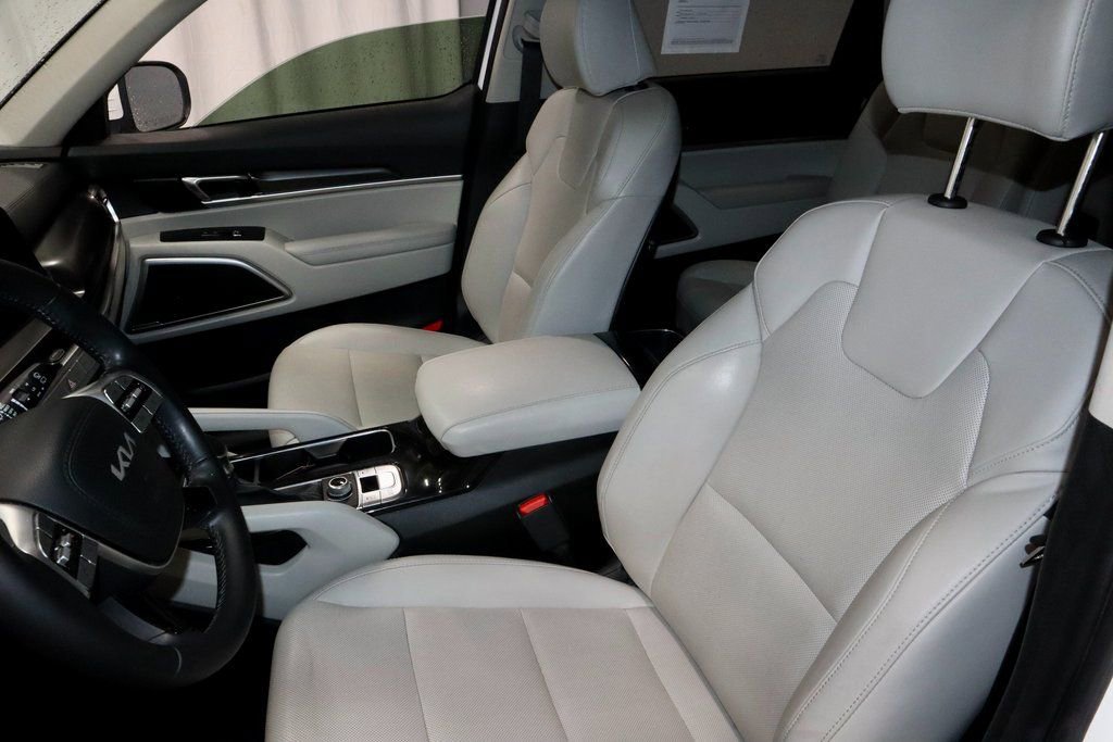 Used 2023 Kia Telluride S image 27