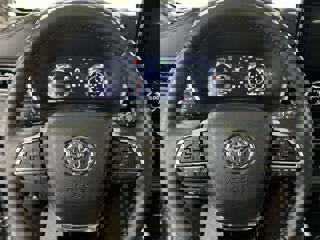 Used 2024 Toyota Highlander Limited image 11