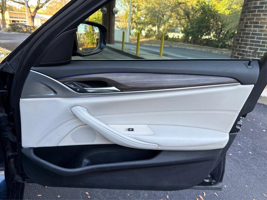 Used 2017 BMW 530i w/ Premium Package image 33