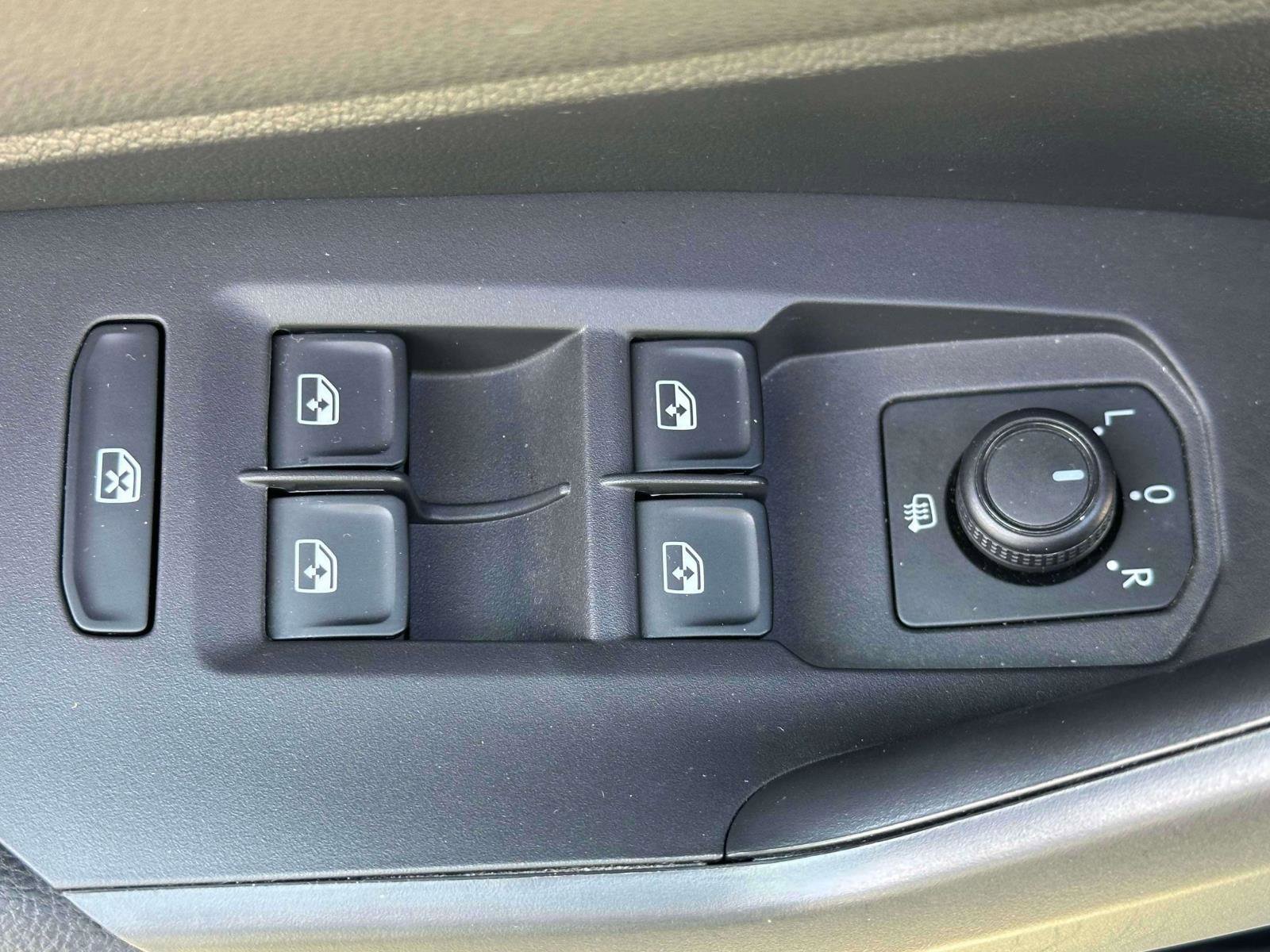 Used 2019 Volkswagen Jetta SEL image 13