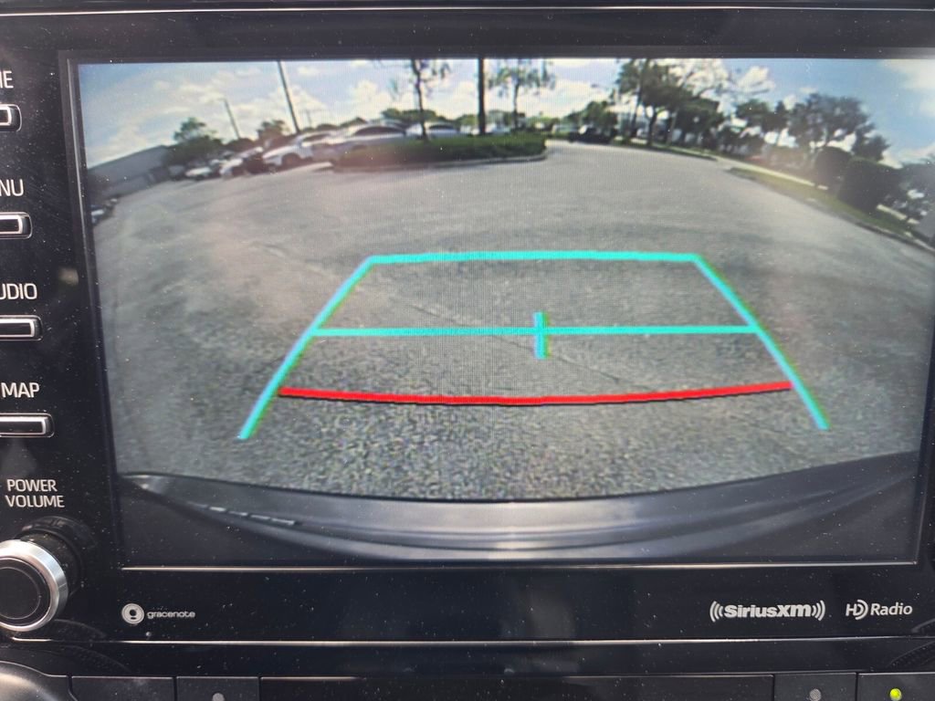 Used 2022 Toyota Highlander XLE image 14