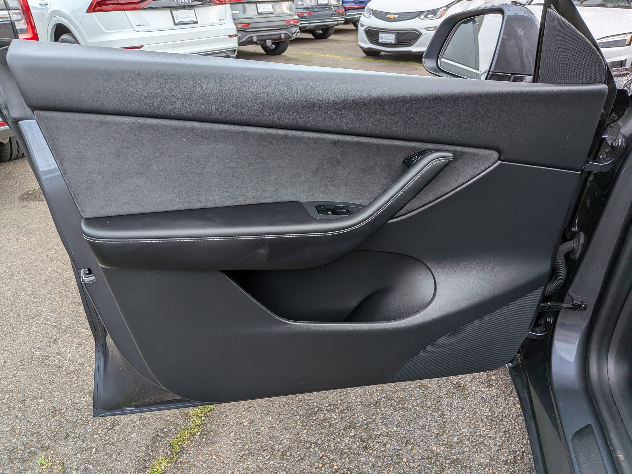 Used 2021 Tesla Model Y Long Range image 9