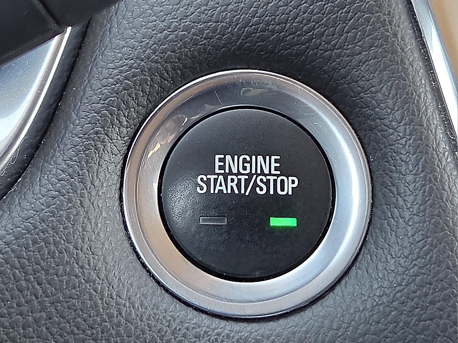 Used 2020 Chevrolet Traverse LT w/ LPO, Blackout Package image 21