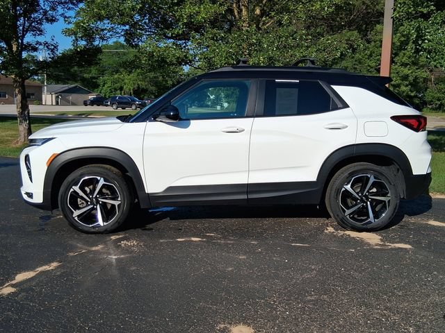 Used 2023 Chevrolet TrailBlazer RS w/ Sun and Liftgate Package AWD/4WD image 3