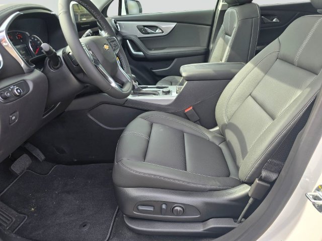 New 2026 Chevrolet Blazer LT w/ Sound & Technology Package AWD/4WD image 18