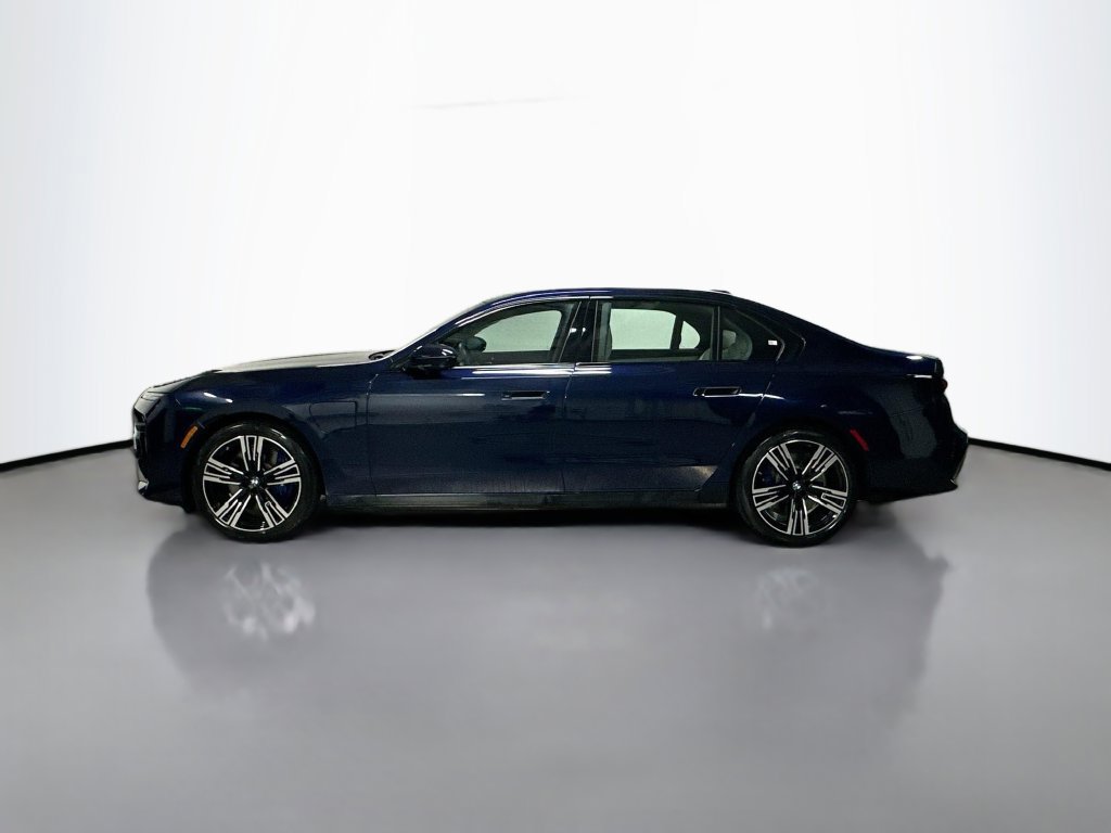 Used 2026 BMW 750e xDrive AWD/4WD image 2