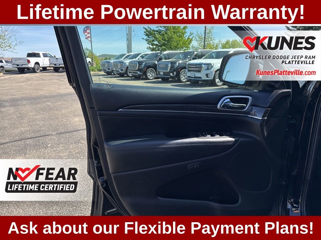 Used 2018 Jeep Grand Cherokee Overland AWD/4WD image 12
