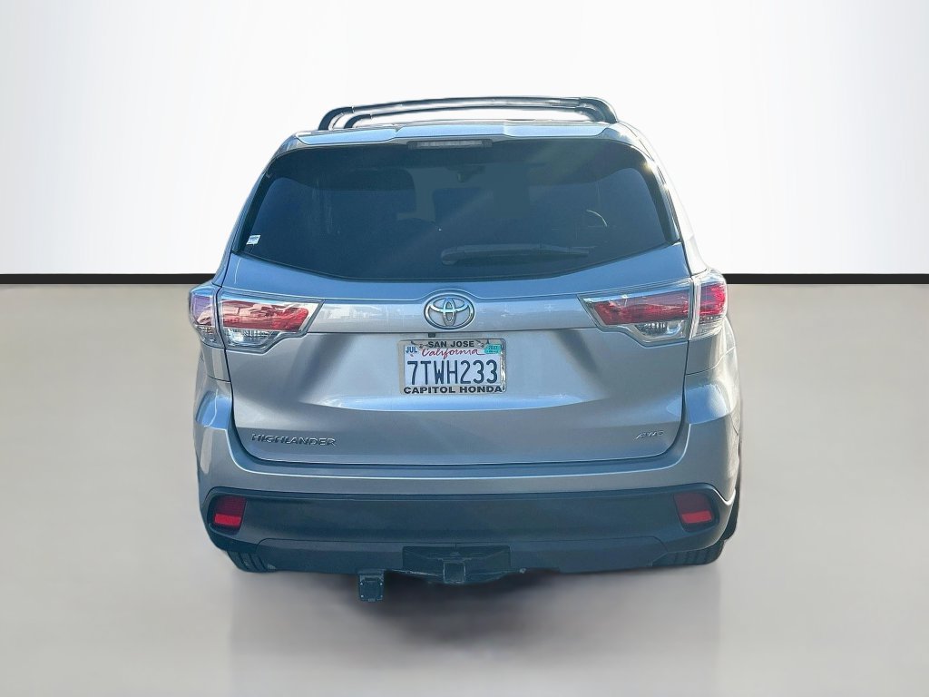 Used 2016 Toyota Highlander LE AWD/4WD image 6