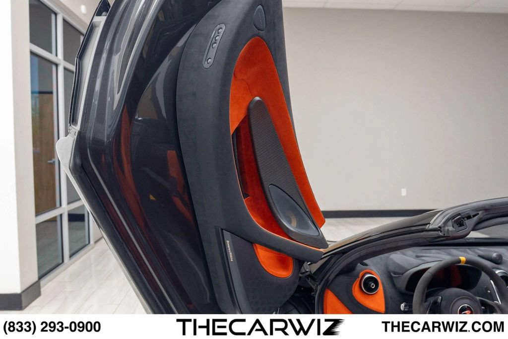 Used 2020 McLaren 600LT Spider RWD image 36