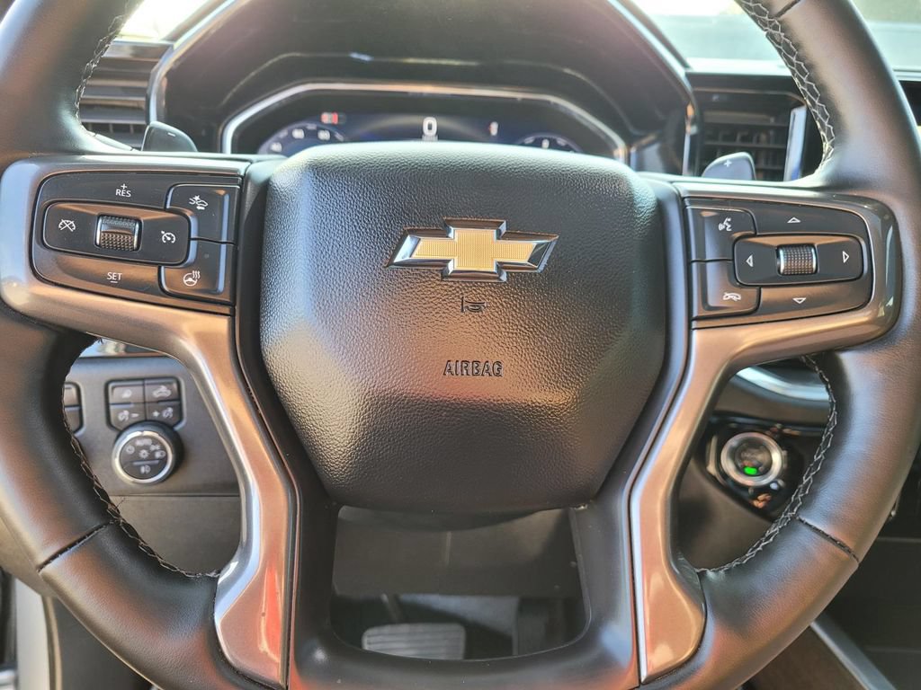 Used 2025 Chevrolet Silverado 1500 High Country AWD/4WD image 31
