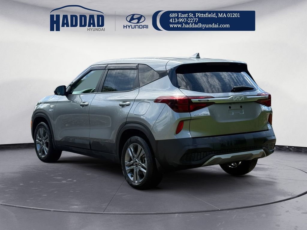 Used 2023 Kia Seltos LX AWD/4WD image 3