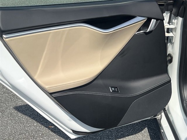 Used 2015 Tesla Model S 85 image 23