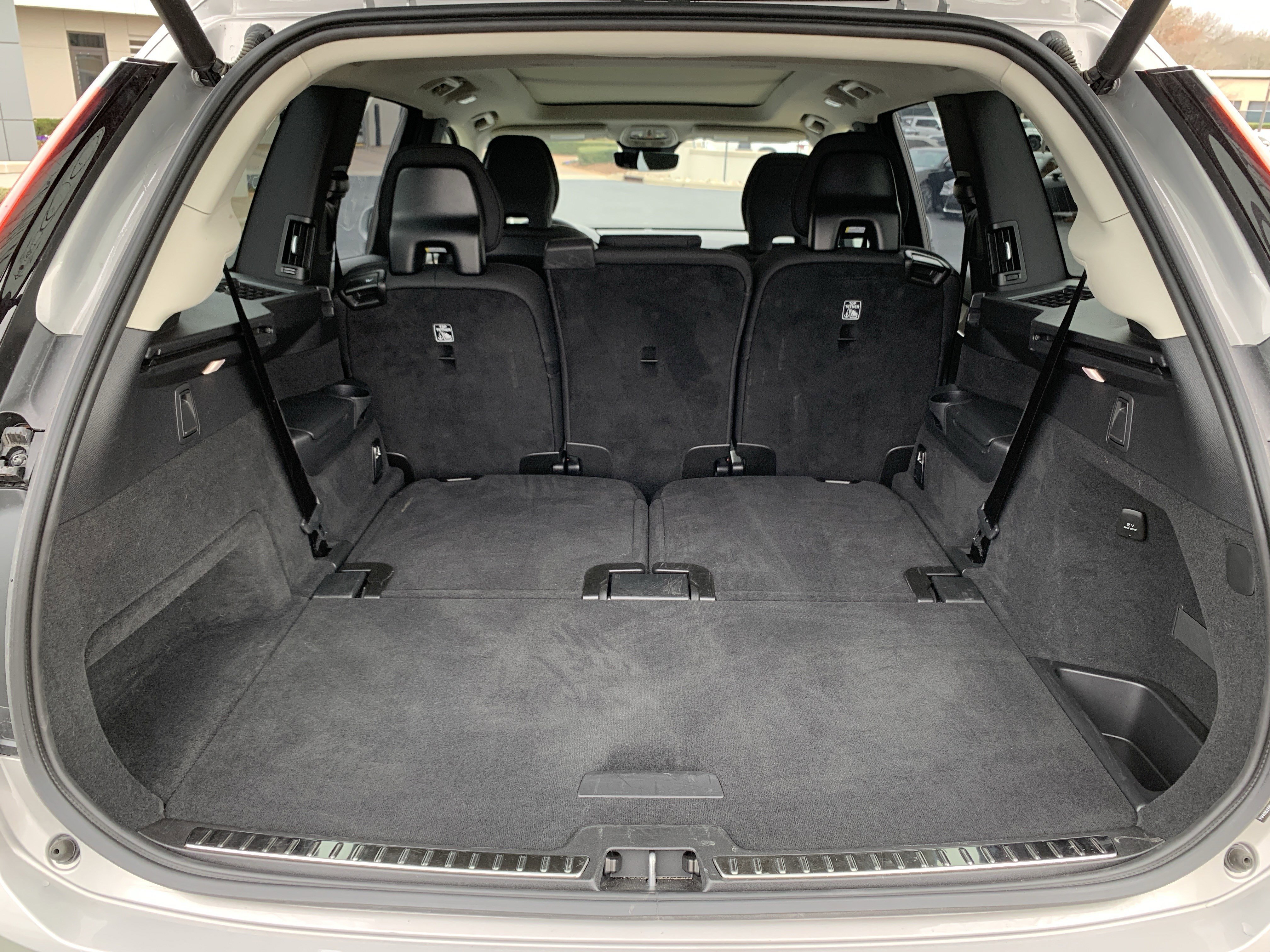 Used 2025 Volvo XC90 B6 Plus image 34