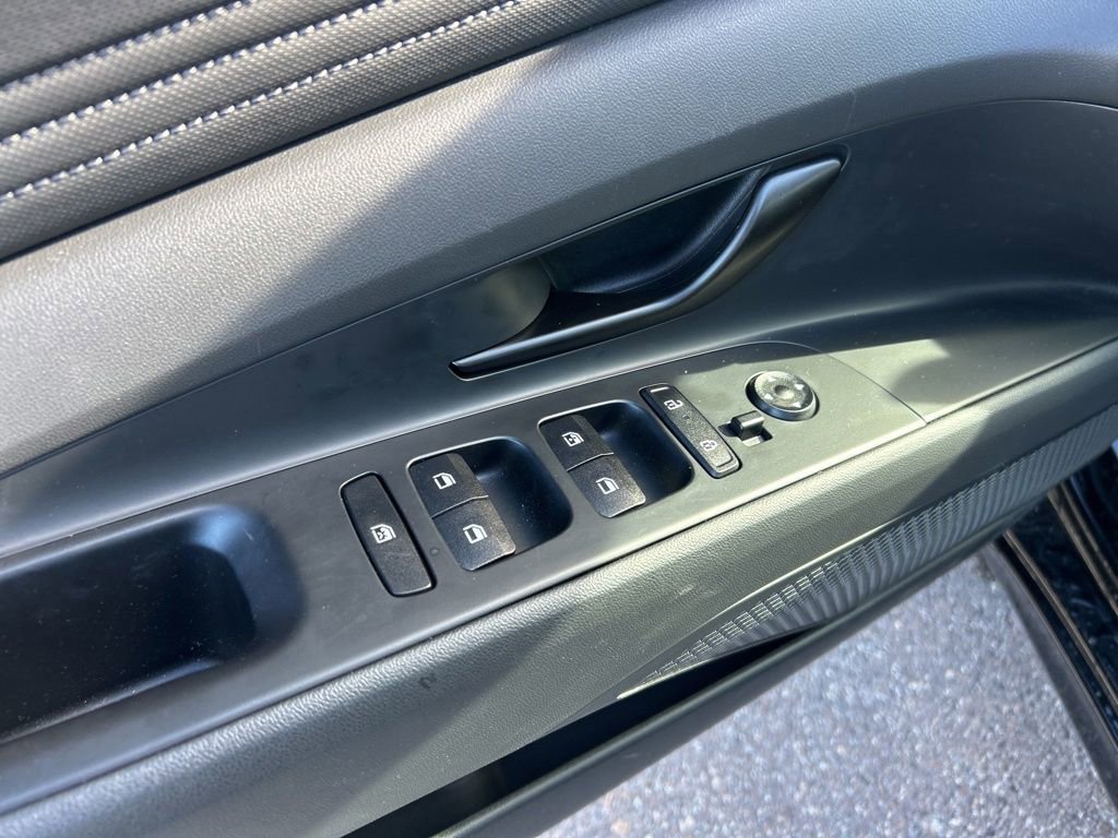 Used 2025 Hyundai Elantra SEL w/ Cargo Package image 10