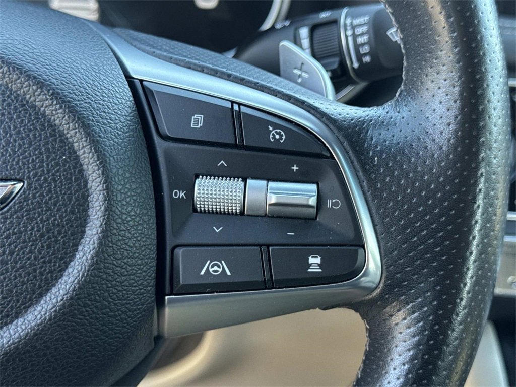 Used 2023 Genesis G70 2.0T image 9