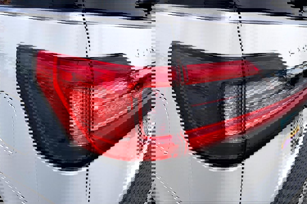 Used 2020 Lincoln Navigator Reserve image 31