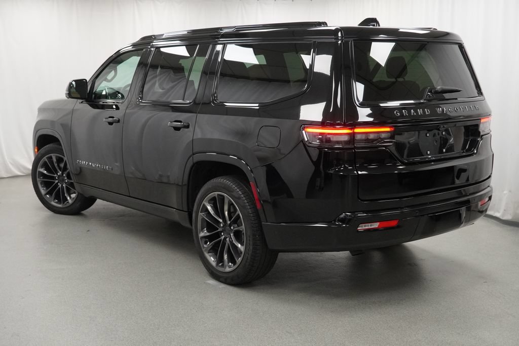 Certified 2025 Jeep Grand Wagoneer Series III w/ Rear Seat Video Group 1 AWD/4WD image 14