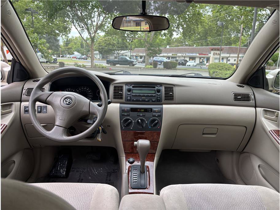 Used 2005 Toyota Corolla LE FWD image 10