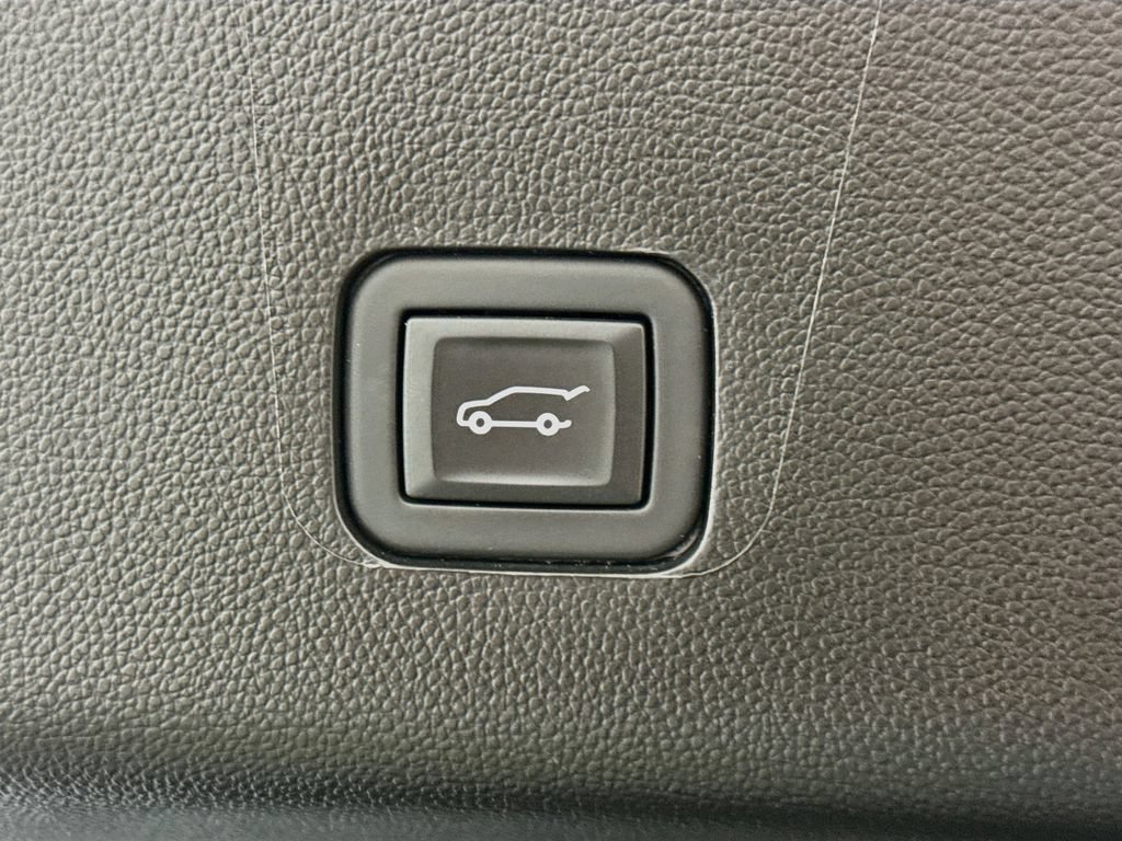 Used 2023 Chevrolet Traverse RS AWD/4WD image 31